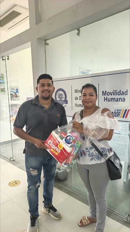 Entrega de un kit de higiene